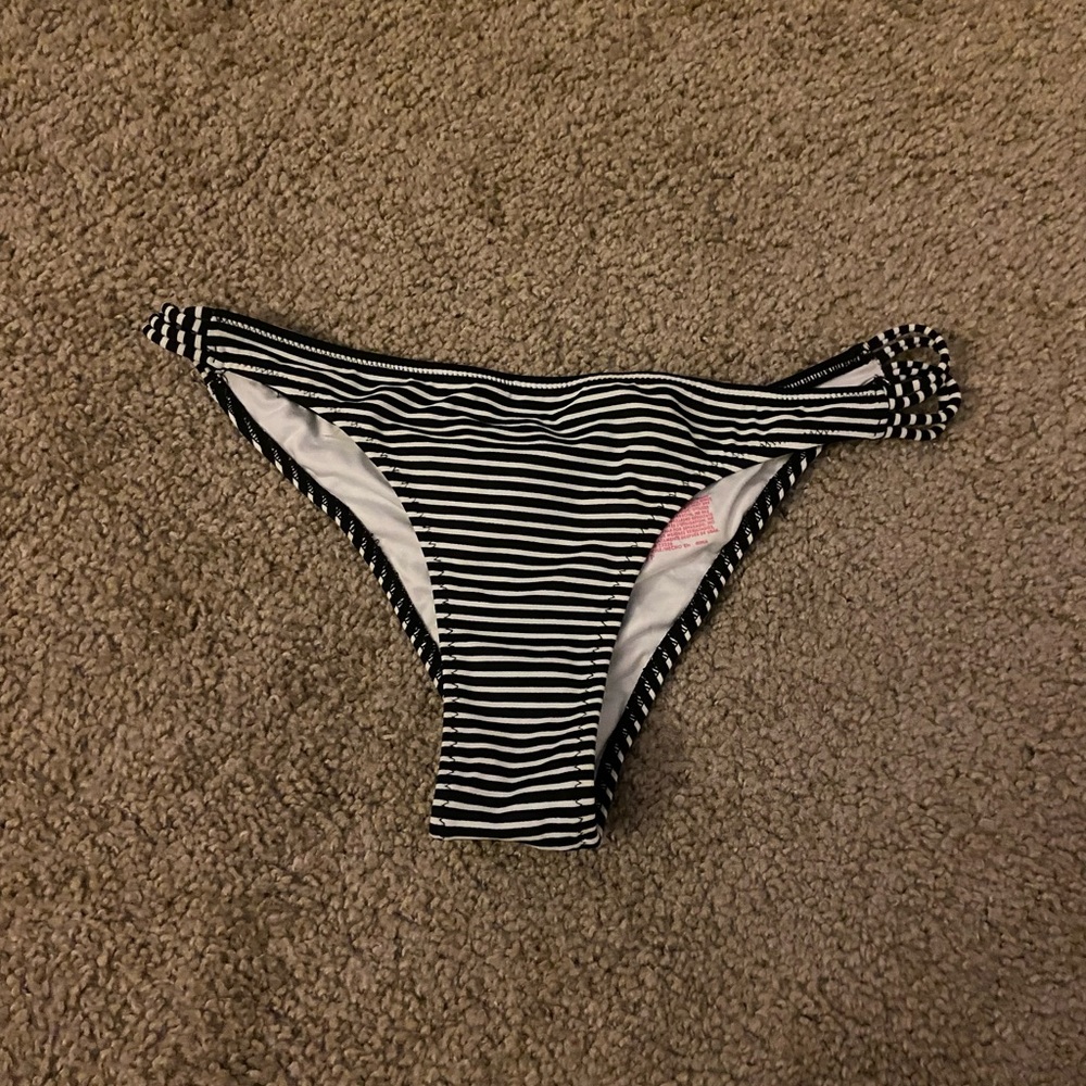 victoria’s secret bikini bottoms